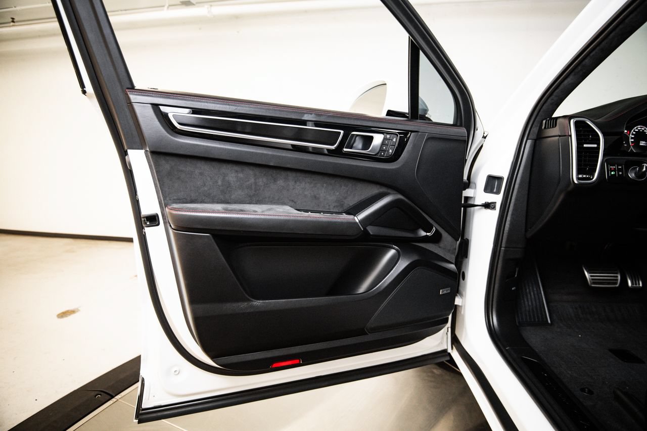 Certified 2023 Porsche Cayenne GTS AWD/4WD image 23