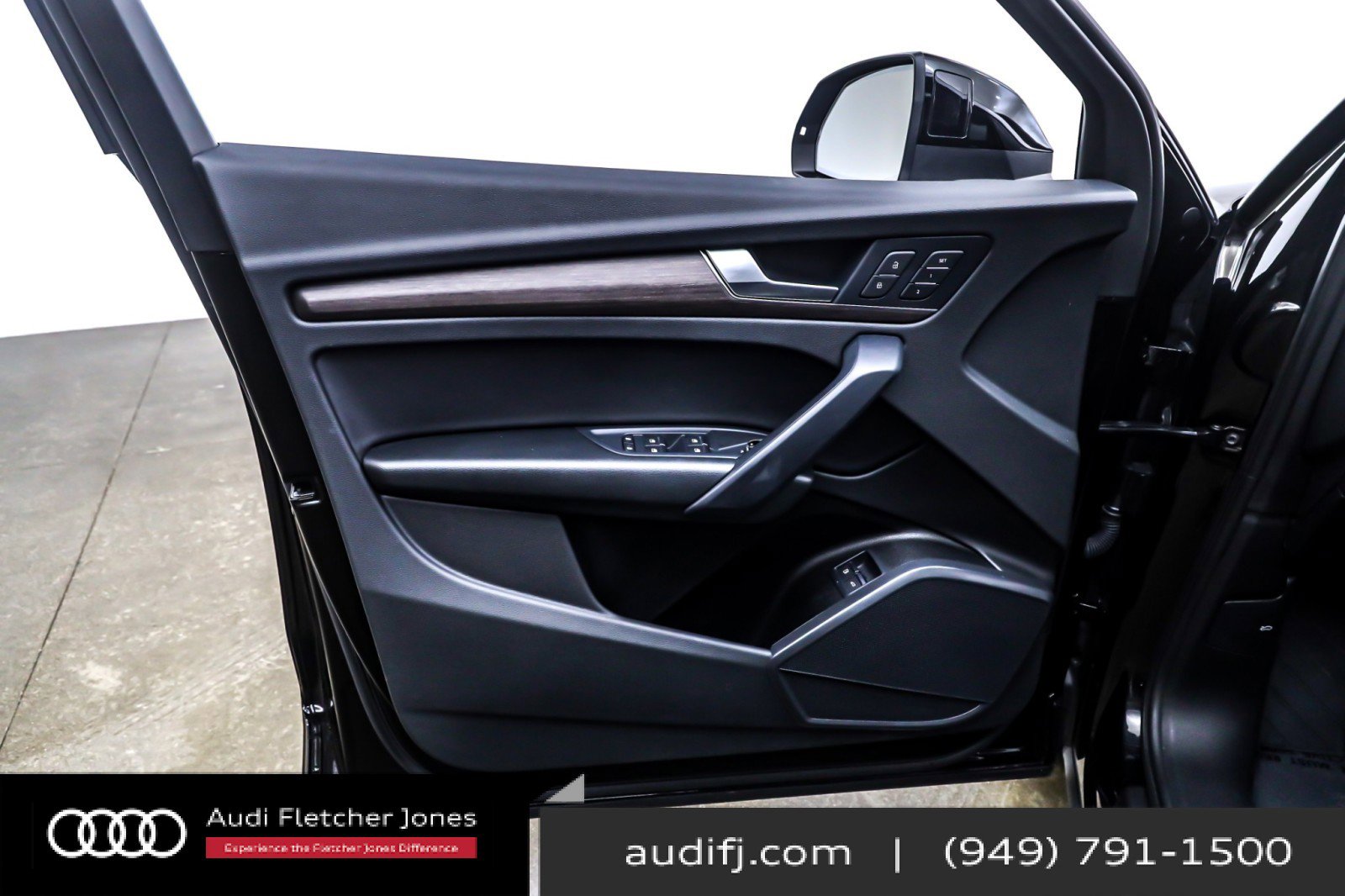 Used 2023 Audi Q5 e Premium w/ Convenience Package image 22