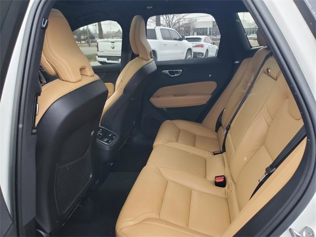Certified 2023 Volvo XC60 B5 Ultimate w/ Climate Package image 27