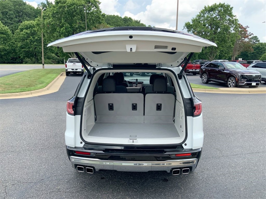 Used 2024 GMC Acadia Denali image 24