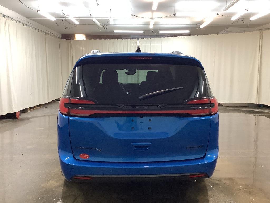 New 2027 Chrysler Pacifica Limited FWD image 6
