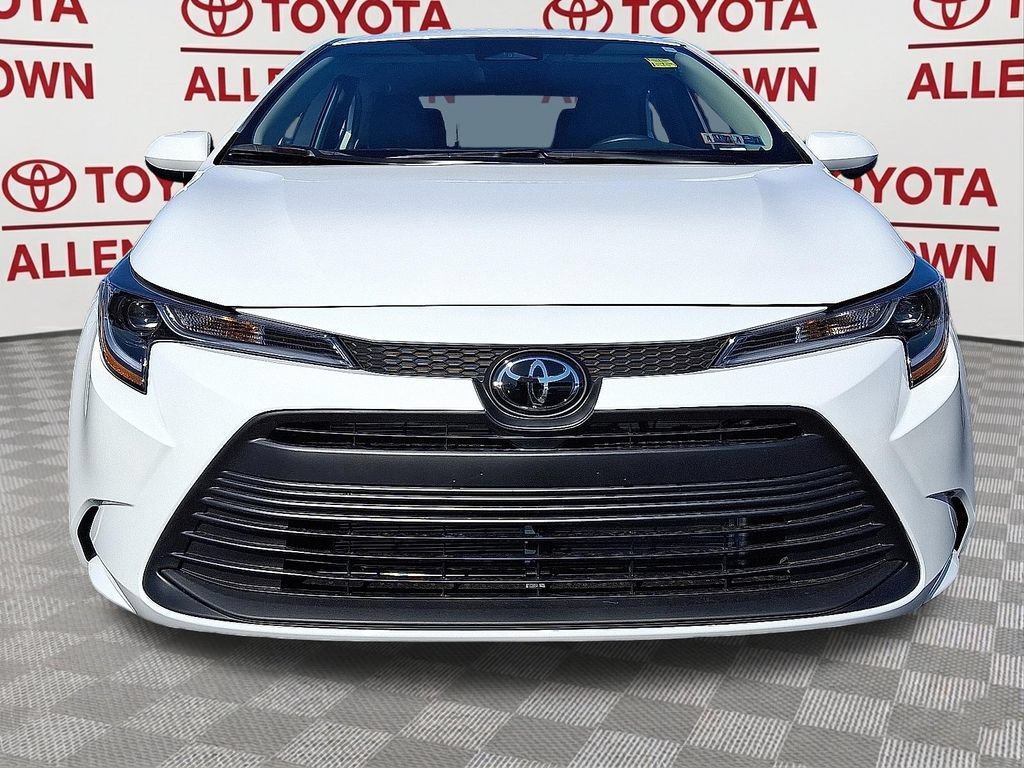 New 2026 Toyota Corolla LE FWD image 2