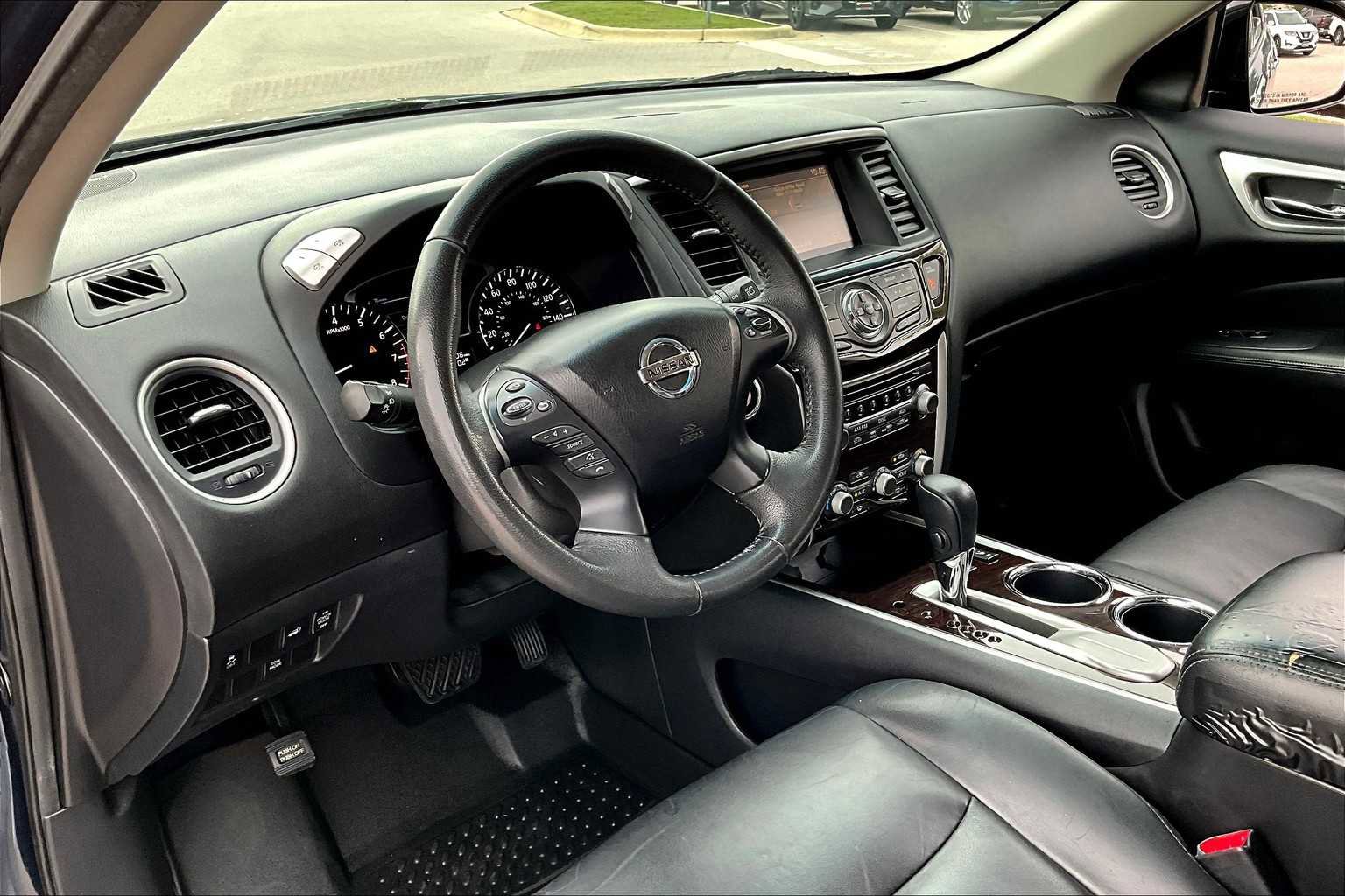Used 2013 Nissan Pathfinder SL FWD image 18