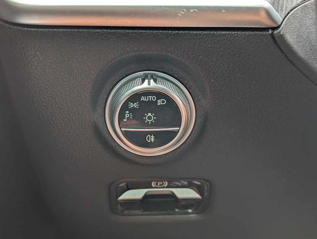 Certified 2023 Mercedes-Benz C 300 4MATIC Sedan image 19