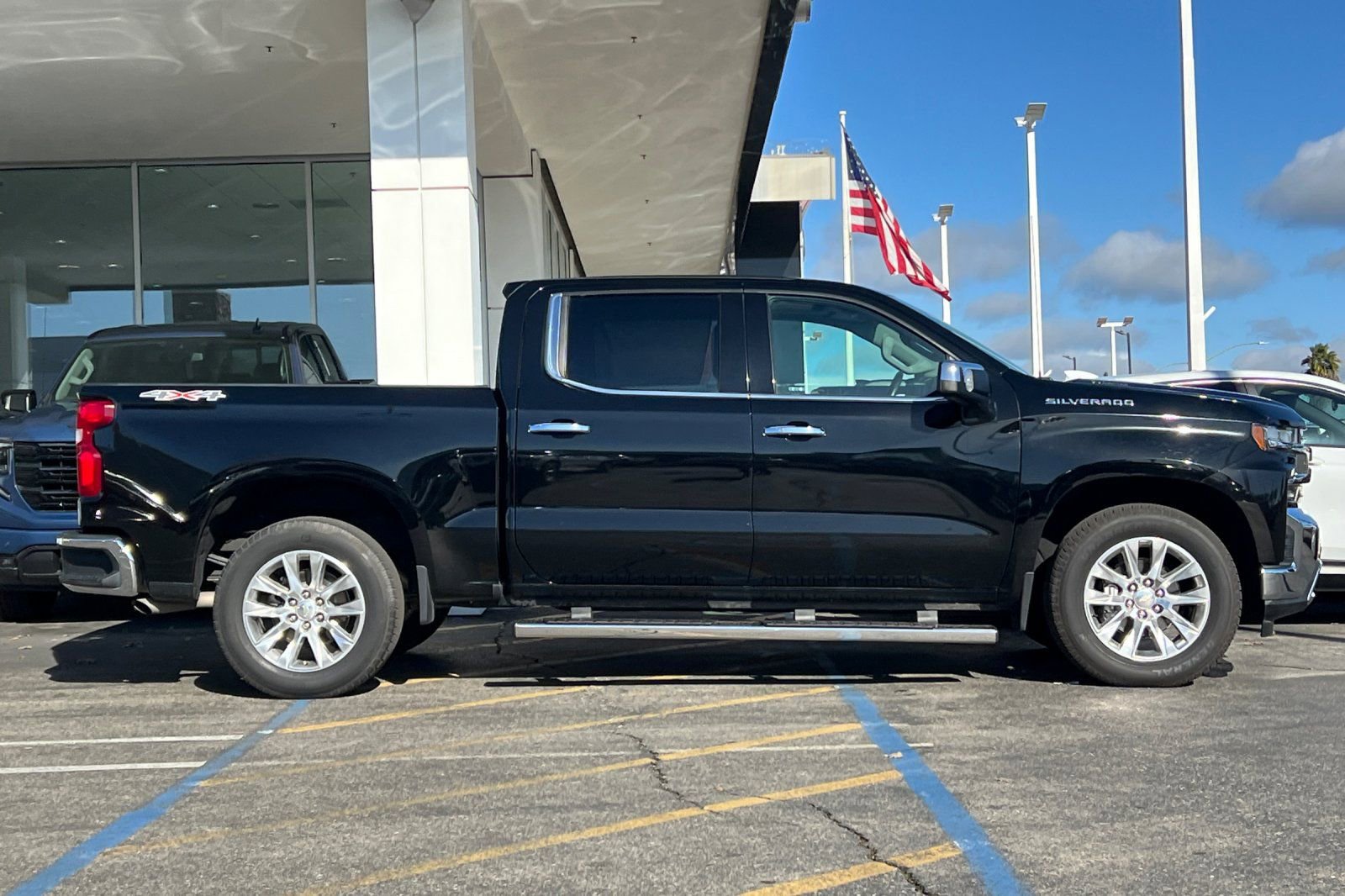 Used 2022 Chevrolet Silverado 1500 LTZ w/ LTZ Convenience Package II image 3