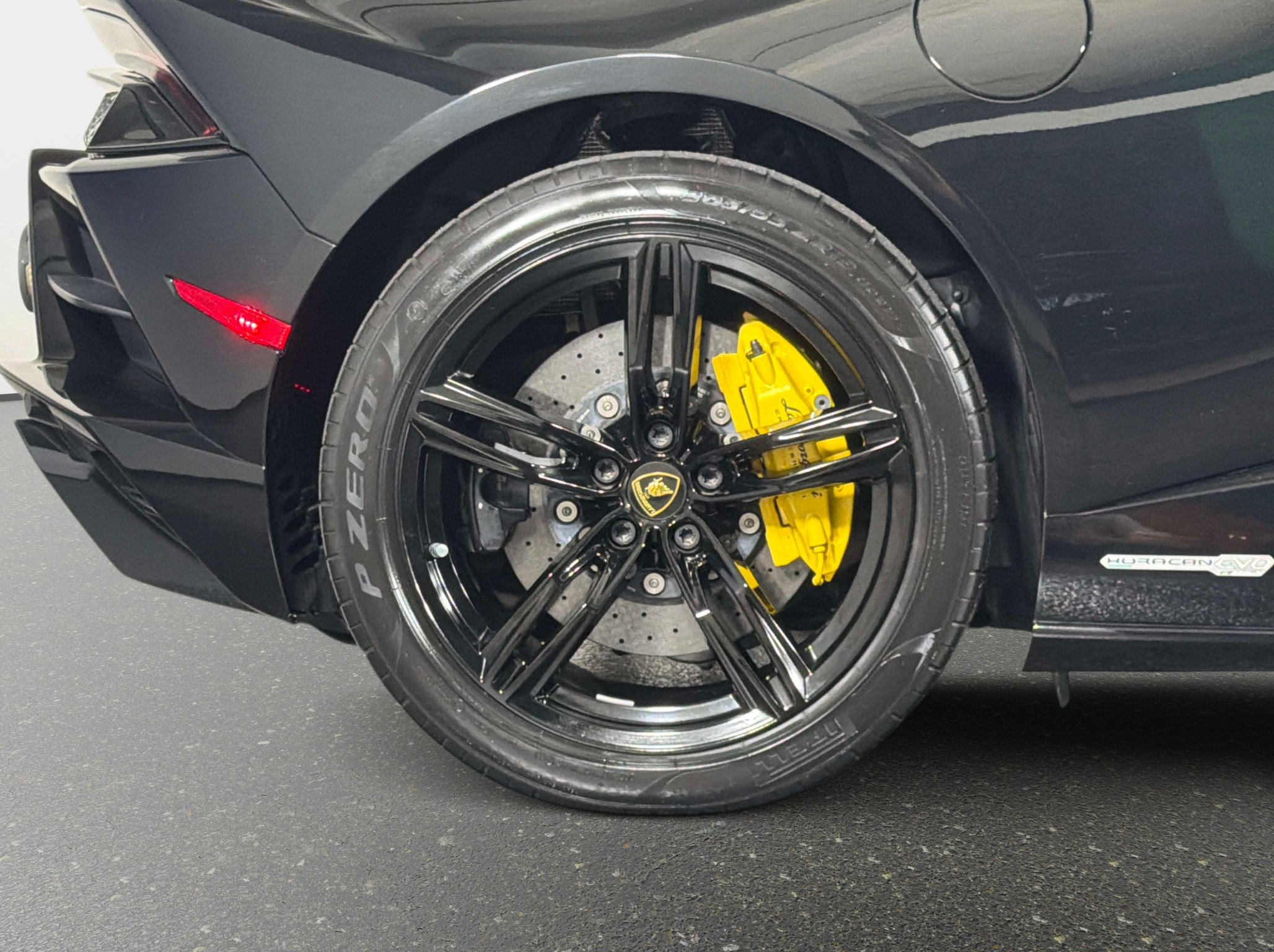 Used 2023 Lamborghini Huracan EVO RWD image 5