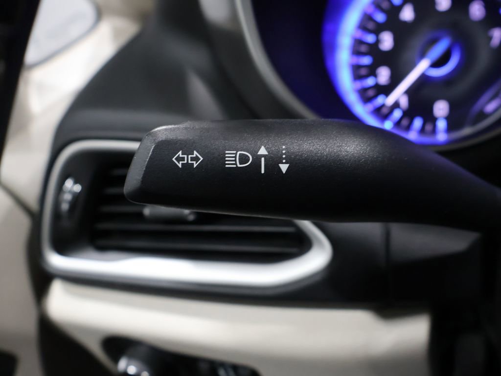 Used 2023 Chrysler Pacifica Touring-L image 33