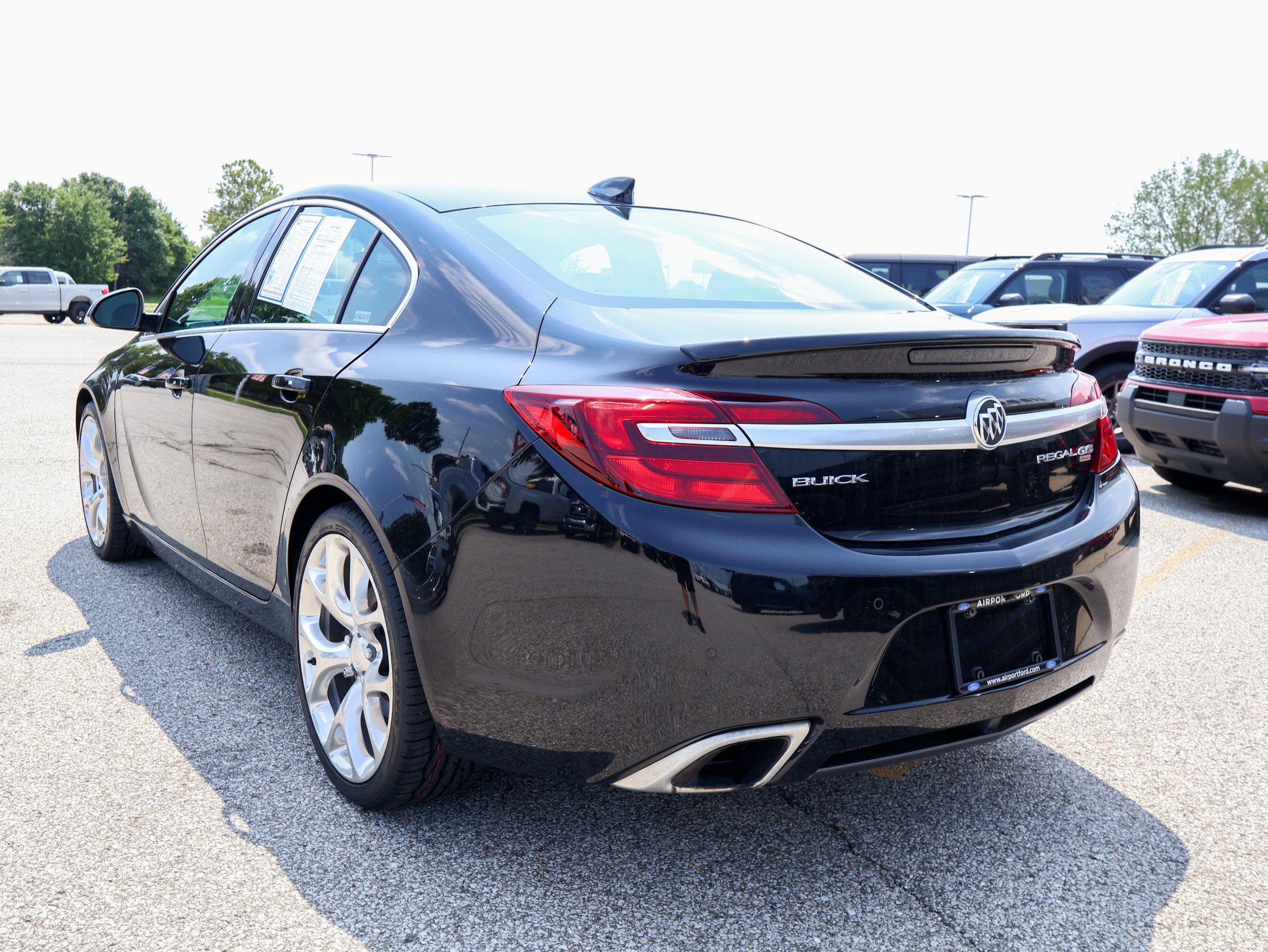Used 2017 Buick Regal GS w/ Driver Confidence Package #1 AWD/4WD image 3