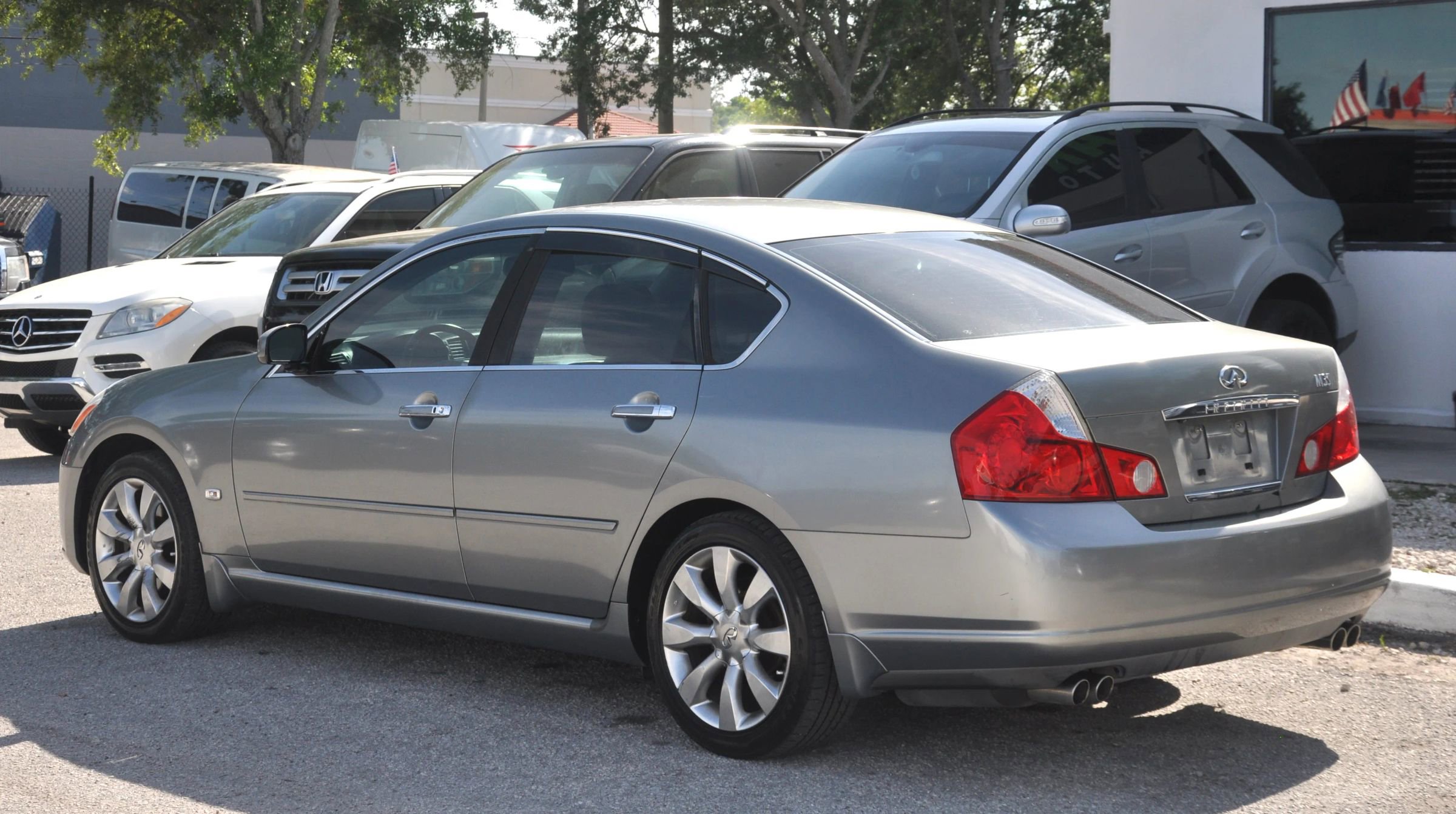 Used 2007 INFINITI M35 w/ Technology Pkg RWD image 7
