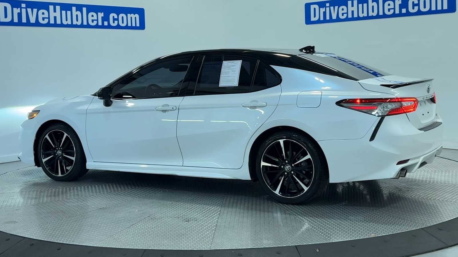 Used 2019 Toyota Camry XSE w/ Navigation Package FWD image 2