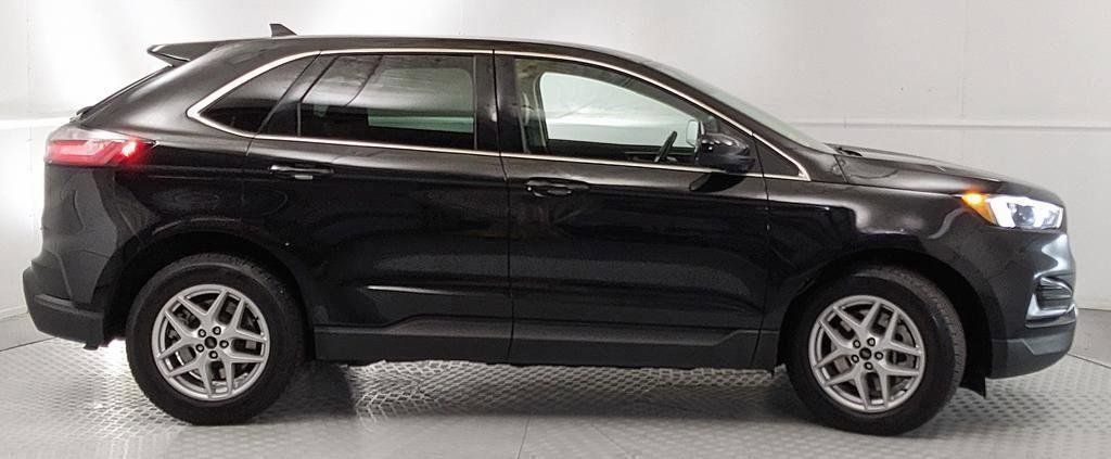 Used 2024 Ford Edge SEL AWD/4WD image 2