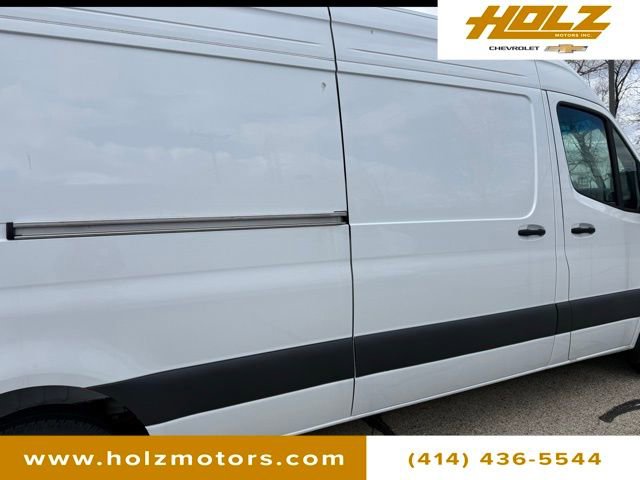 Used 2024 Mercedes-Benz eSprinter 170 Cargo image 8