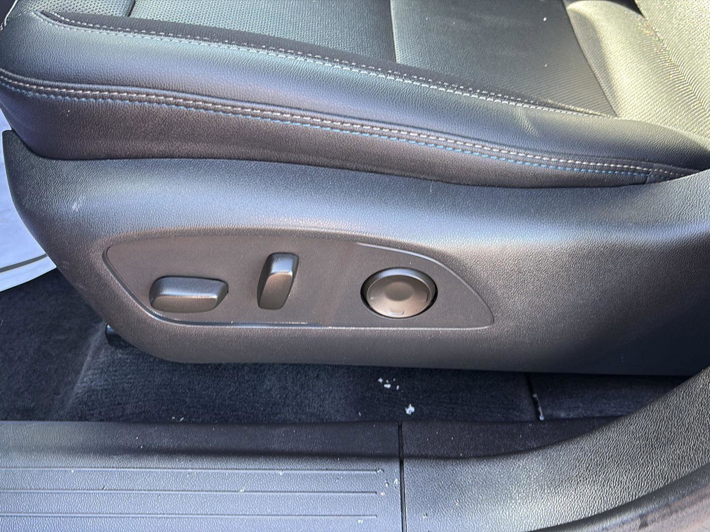 Used 2024 Chevrolet Equinox EV LT w/ LPO, Trailering Package image 11