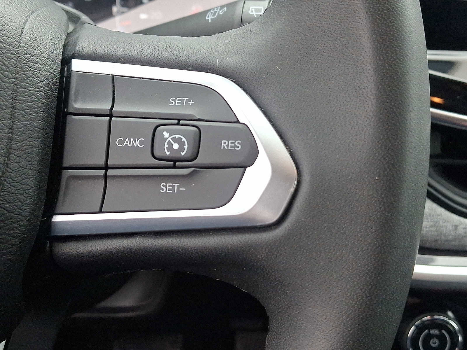 Used 2023 Jeep Compass Latitude image 22