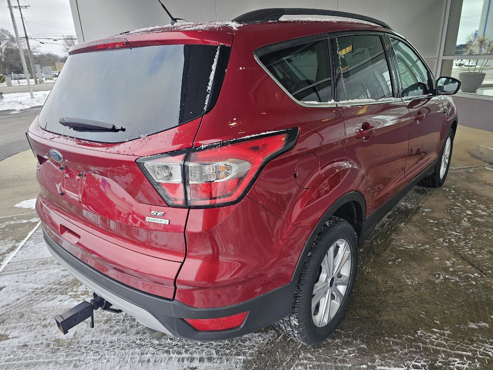 Used 2017 Ford Escape SE w/ Equipment Group 201A image 5