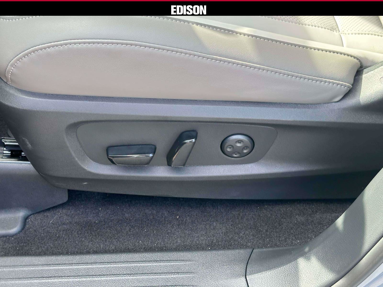 Used 2027 INFINITI QX60 Luxe w/ Cargo Package AWD/4WD image 18