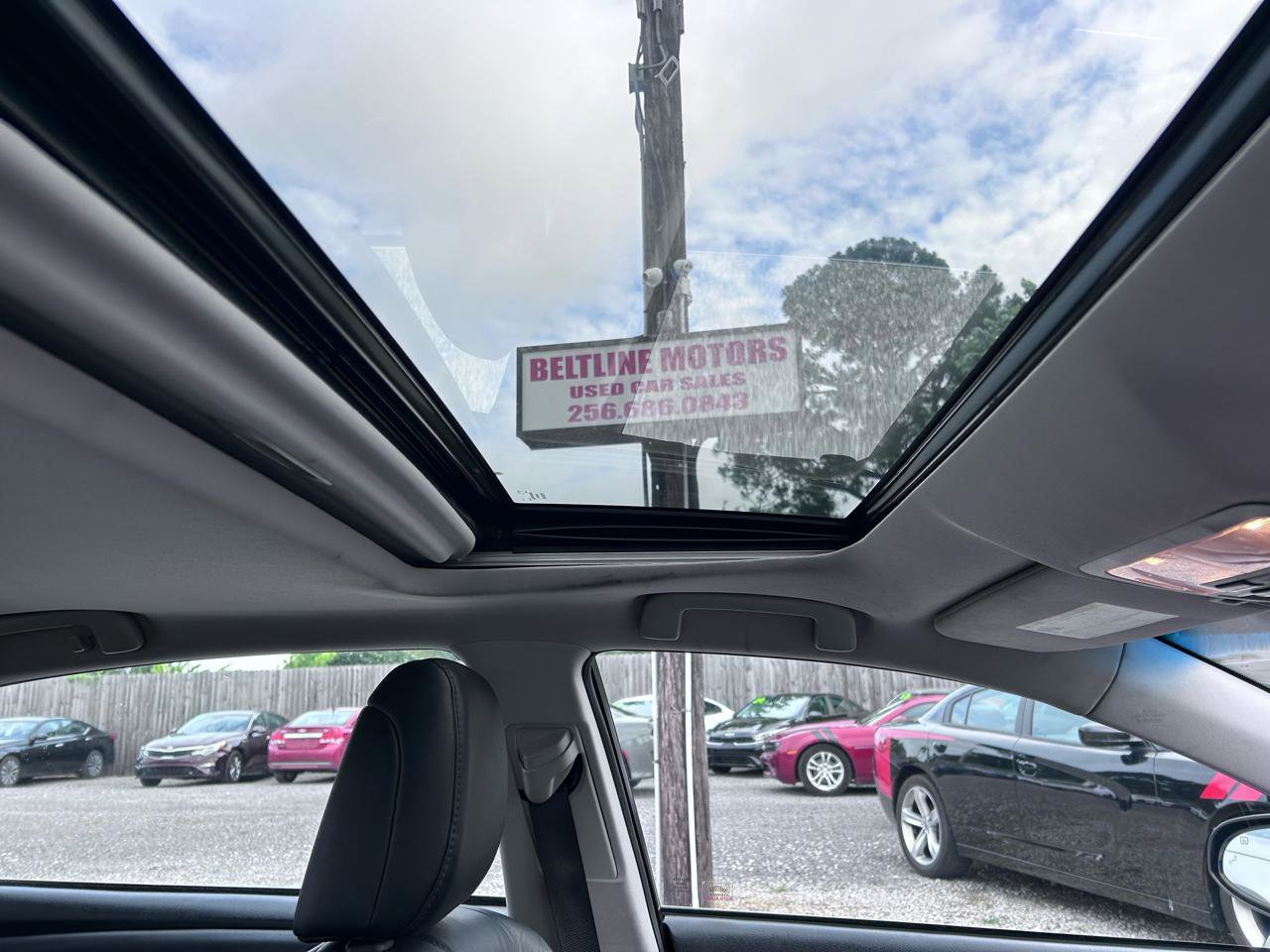 Used 2018 Toyota Avalon Limited FWD image 12