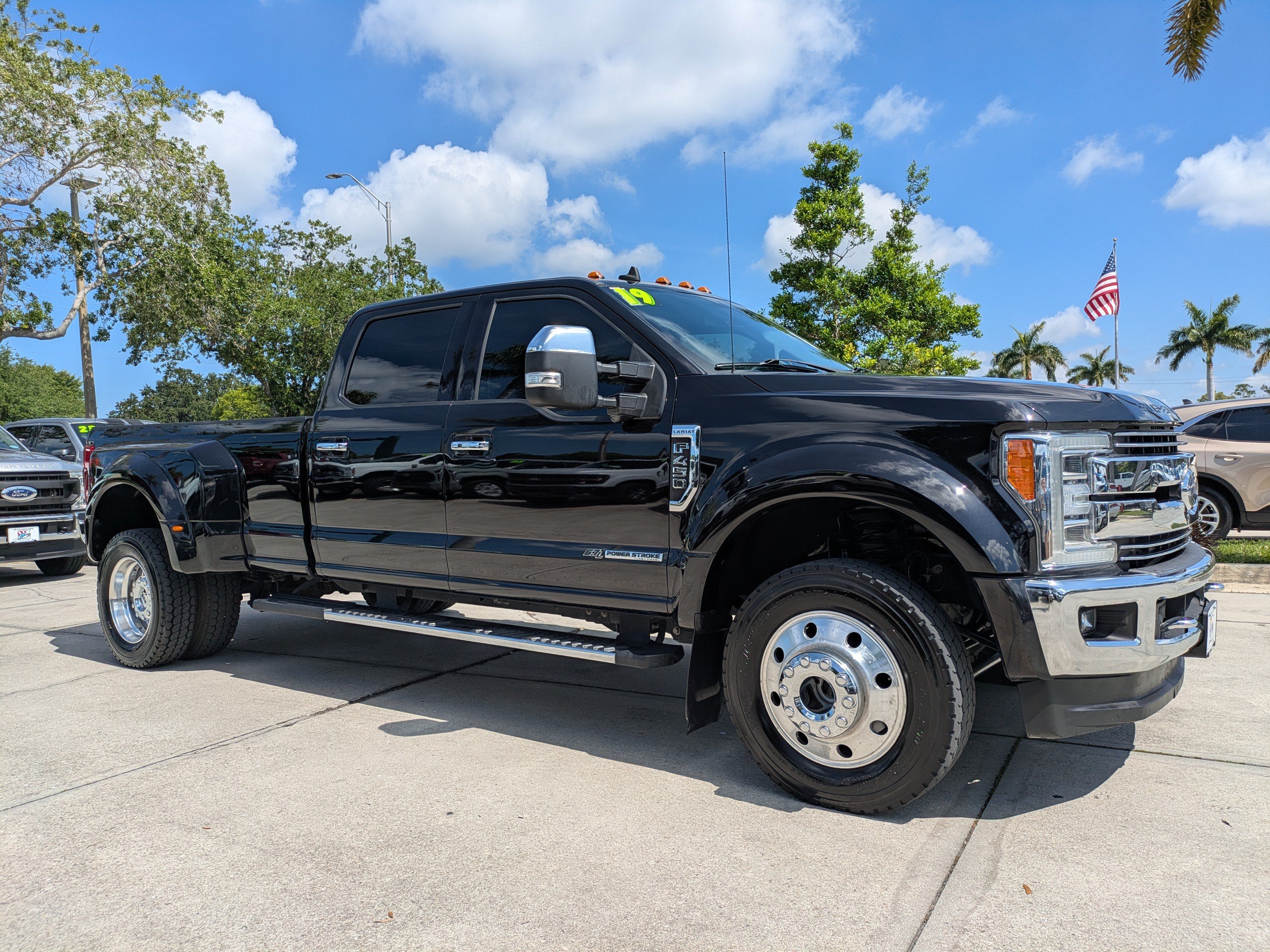 Used 2019 Ford F450 Lariat w/ Lariat Ultimate Package AWD/4WD image 2