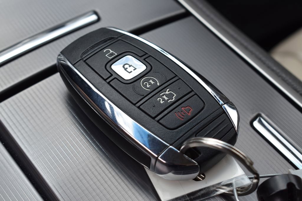 Used 2018 Lincoln MKZ Select w/ Select Plus Package FWD image 14