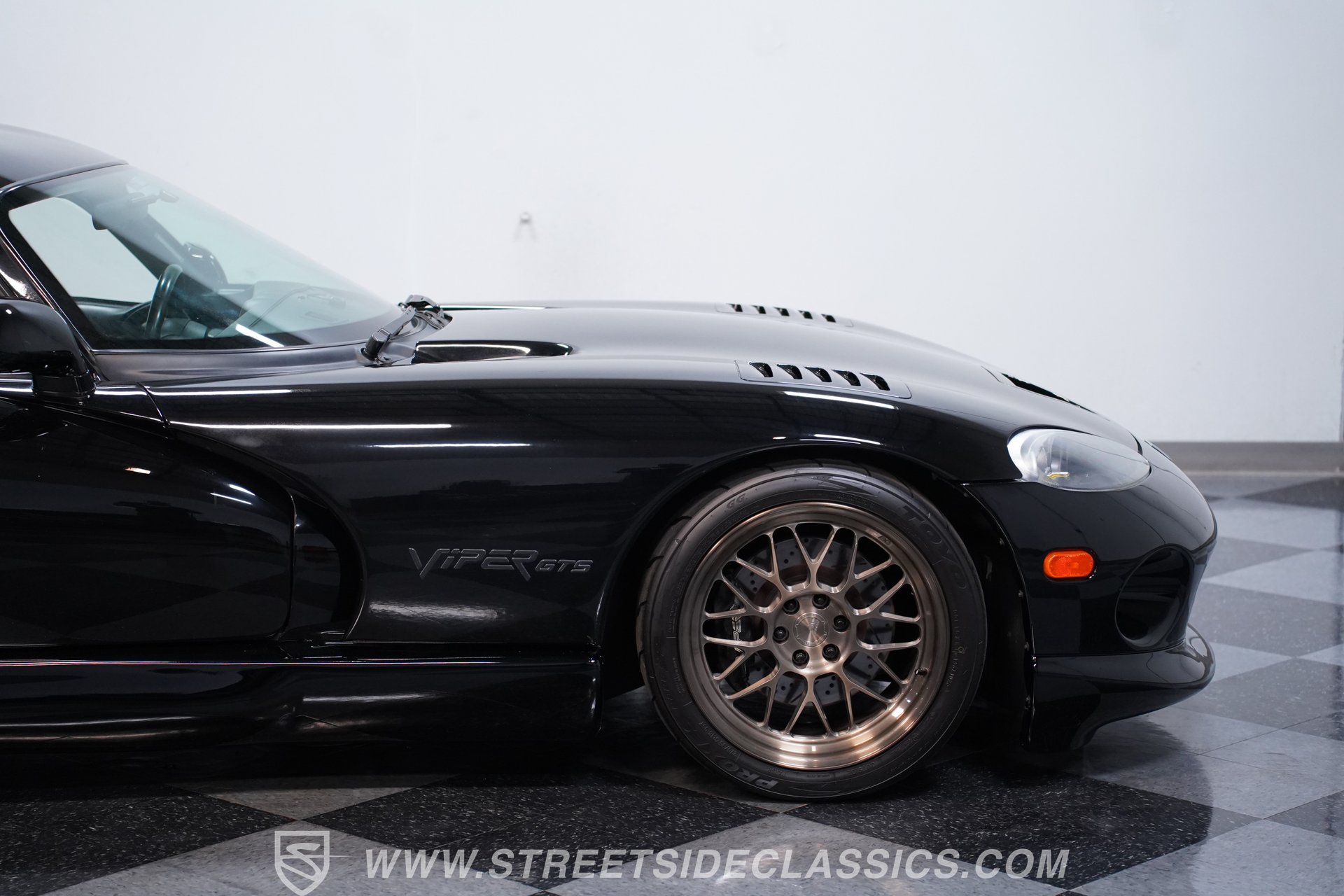 Used 2000 Dodge Viper GTS RWD image 24