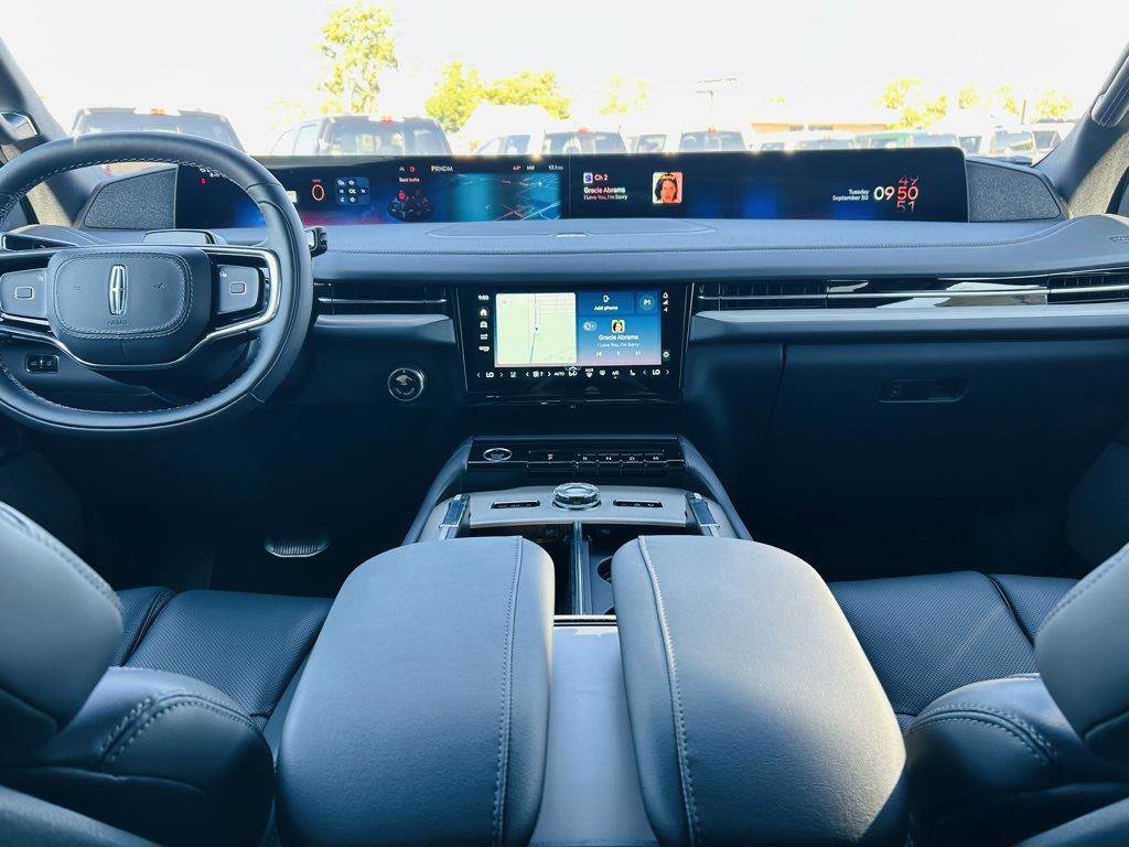 New 2025 Lincoln Navigator Reserve w/ Jet Appearance Package image 37