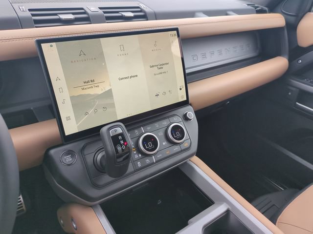 New 2026 Land Rover Defender 130 V8 AWD/4WD image 11