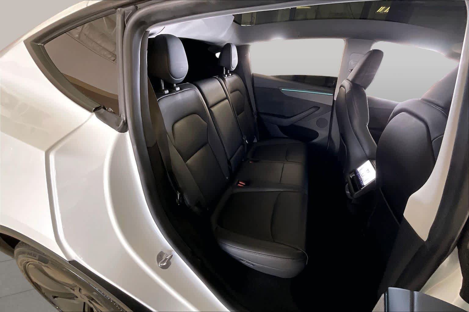 Used 2026 Tesla Model Y 2WD image 17