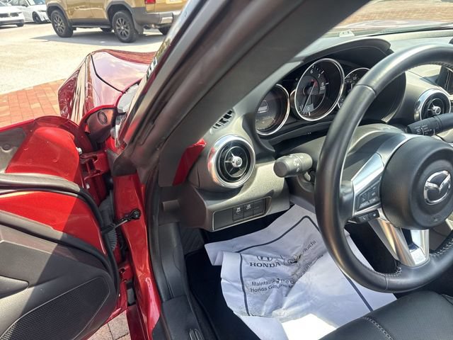 Used 2023 MAZDA MX-5 Miata Grand Touring RWD image 12