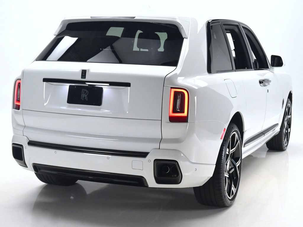 New 2027 Rolls-Royce Cullinan Black Badge AWD/4WD image 2