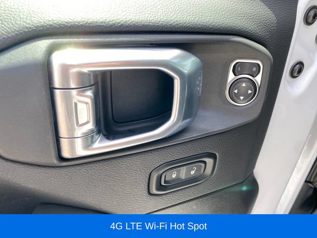 Used 2024 Jeep Wrangler Unlimited Sahara w/ Technology Group AWD/4WD image 19