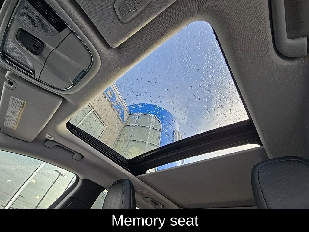 Used 2019 Jeep Cherokee Limited image 18