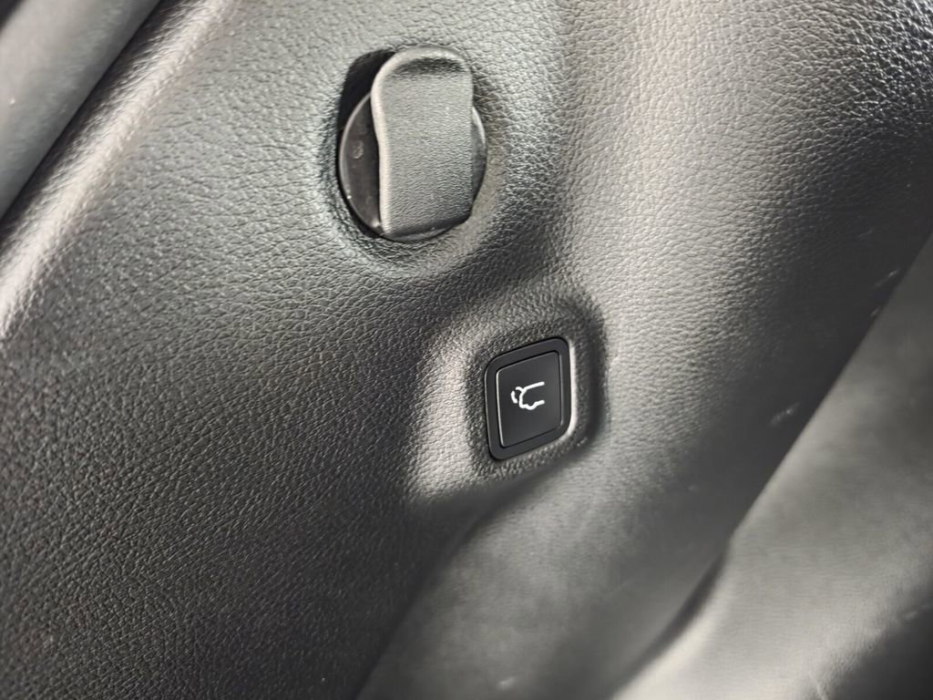 Certified 2020 Jeep Compass Altitude image 18