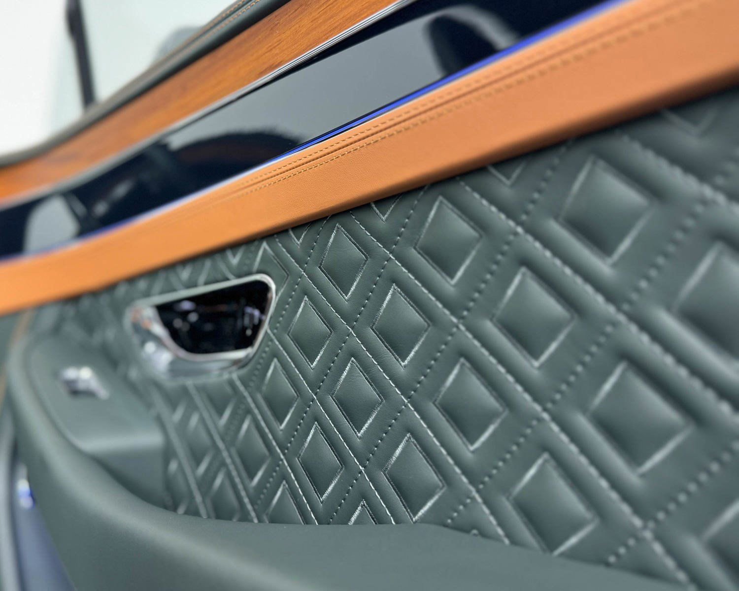 Used 2024 Bentley Continental GT S image 40