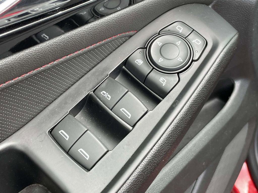 Used 2023 Chevrolet Traverse RS AWD/4WD image 17