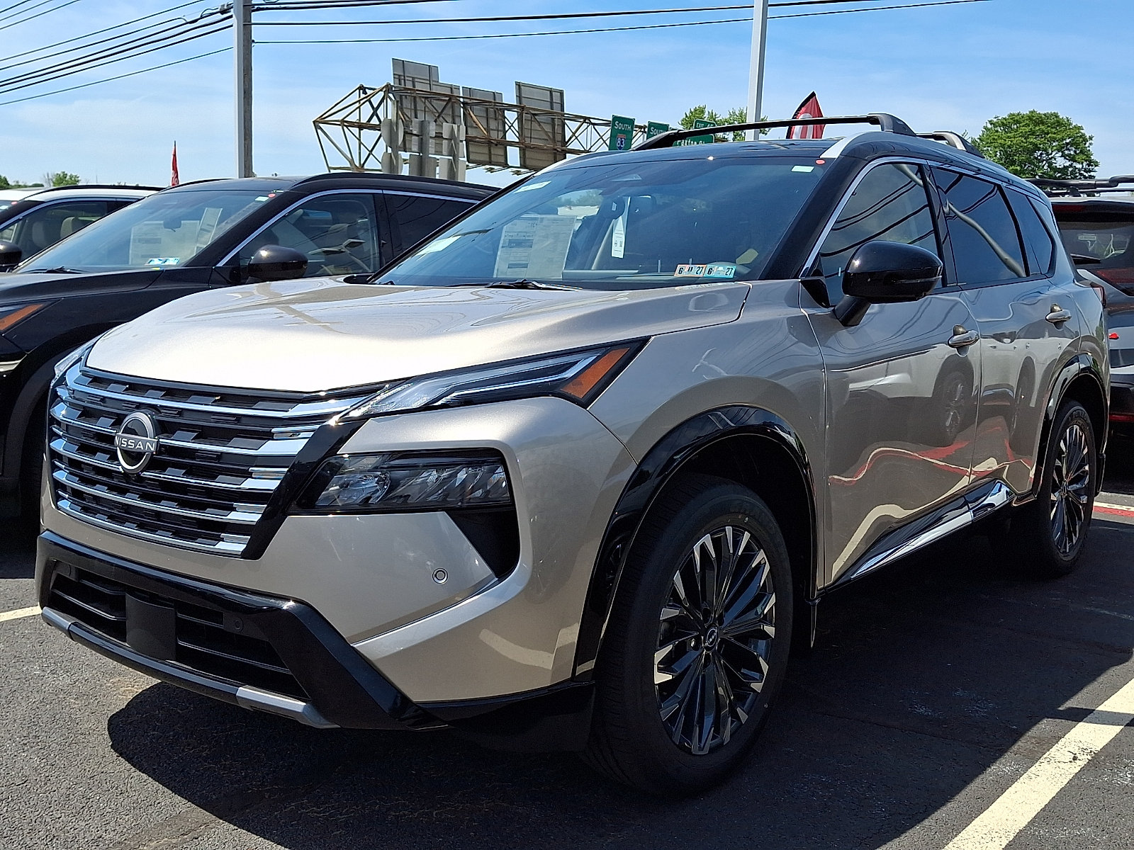 New 2026 Nissan Rogue Platinum AWD/4WD image 2