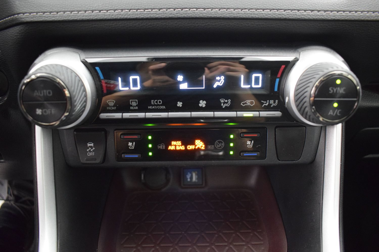 Used 2023 Toyota RAV4 Limited w/ Limited Grade Weather Package AWD/4WD image 20