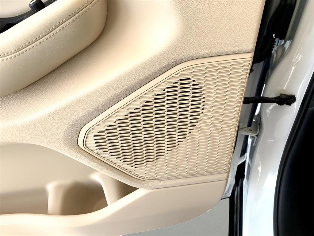 Used 2023 Jeep Grand Cherokee Limited image 14