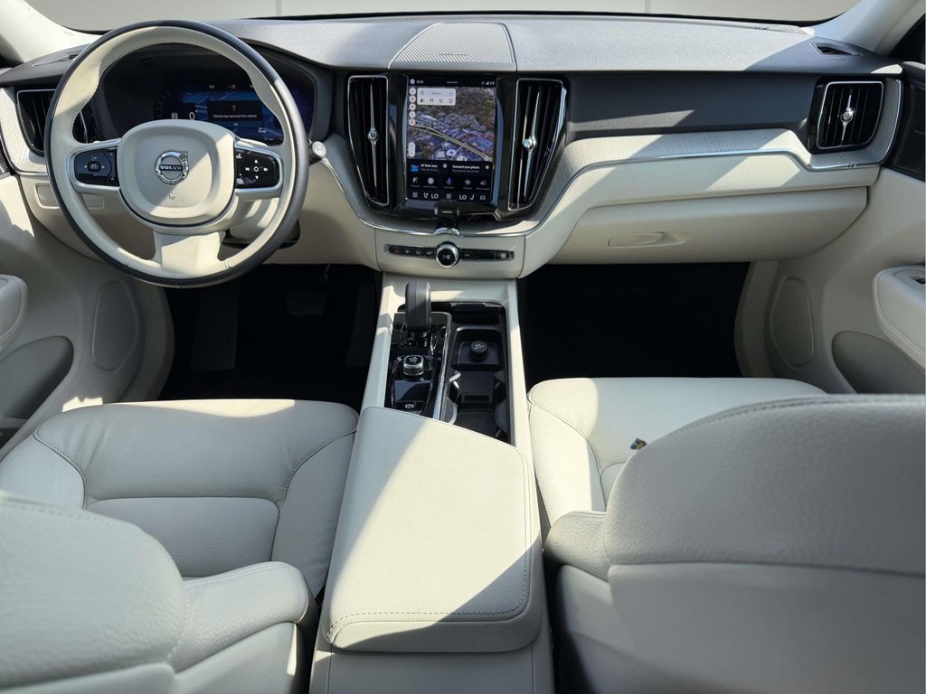 Used 2023 Volvo XC60 B5 Plus AWD/4WD image 2