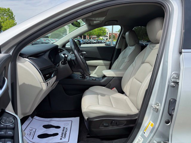 Used 2022 Cadillac XT4 Premium Luxury w/ Safety Alert Package FWD image 12