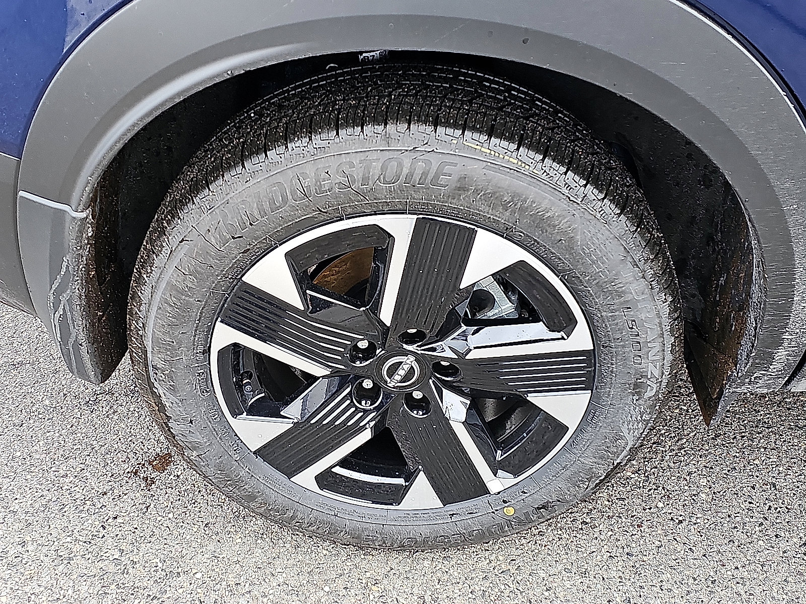 New 2026 Nissan Kicks SV w/ SV Premium Package image 5