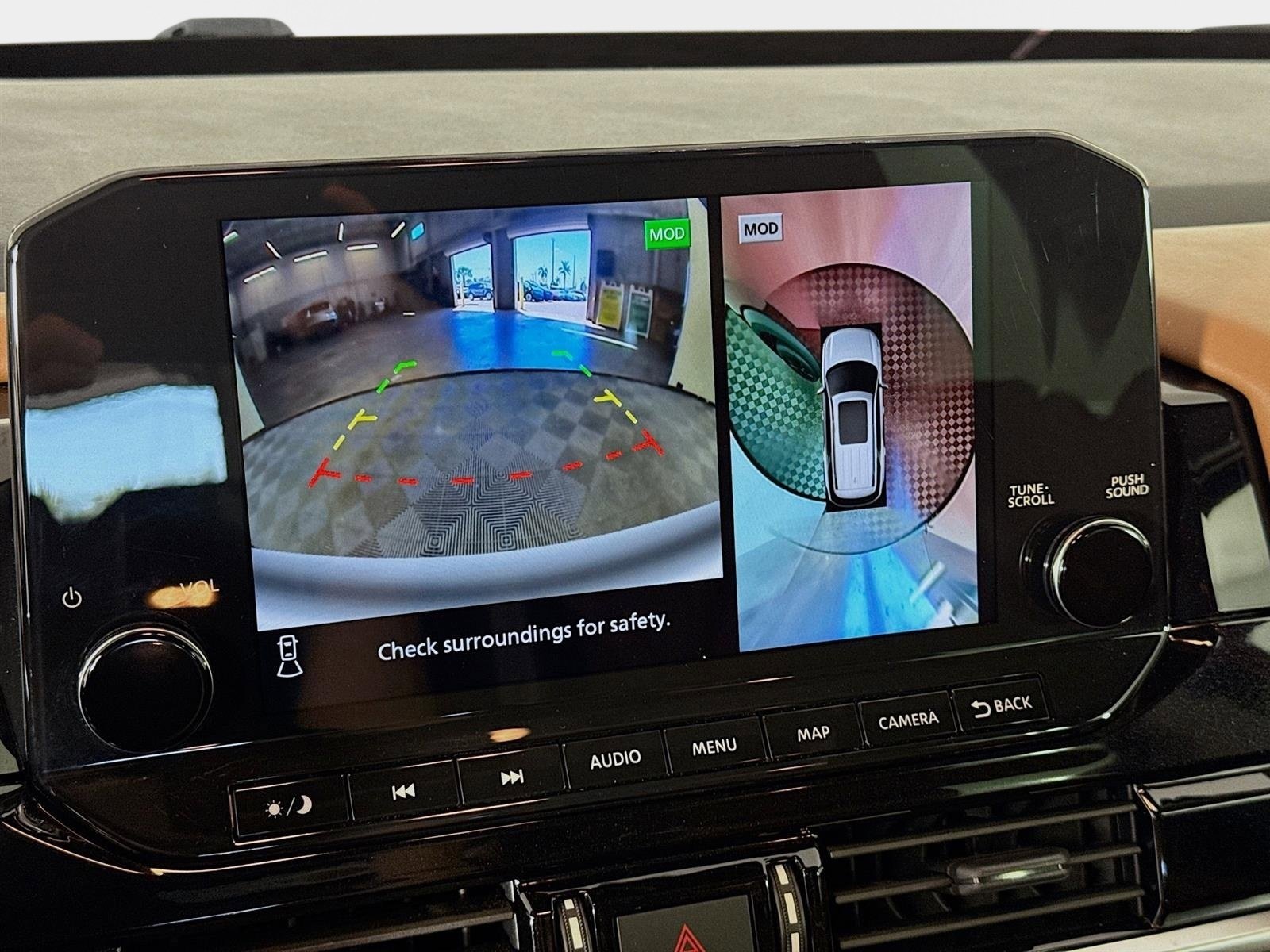 Used 2023 Nissan Pathfinder Platinum image 18