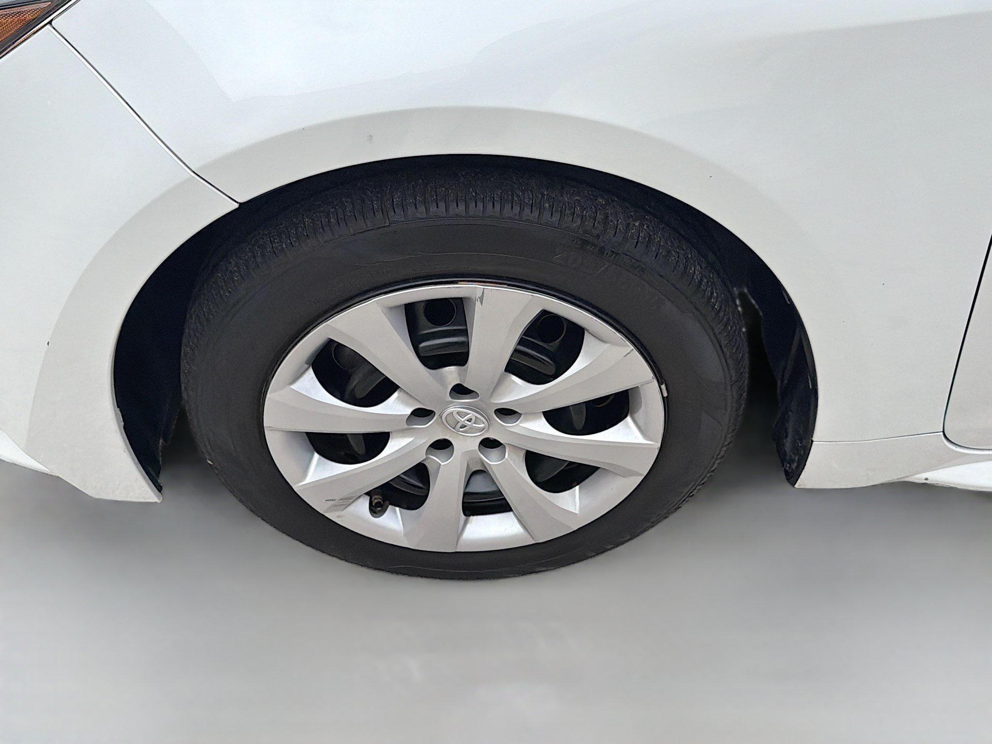 Used 2022 Toyota Corolla LE FWD image 33