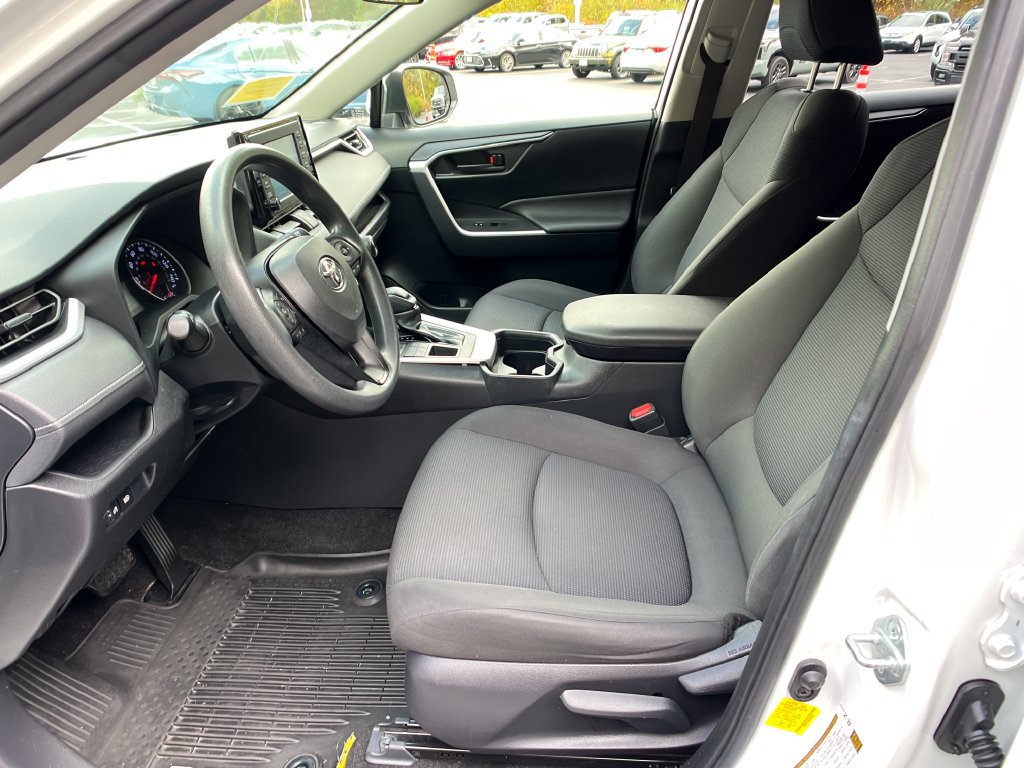 Used 2019 Toyota RAV4 LE w/ All Weather Liner Package AWD/4WD image 9