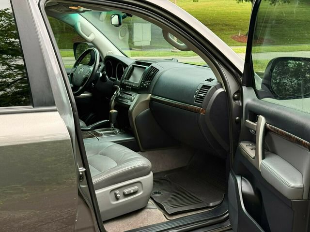 Used 2008 Toyota Land Cruiser AWD/4WD image 27