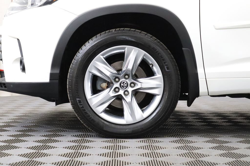 Used 2017 Toyota Highlander Limited AWD/4WD image 6