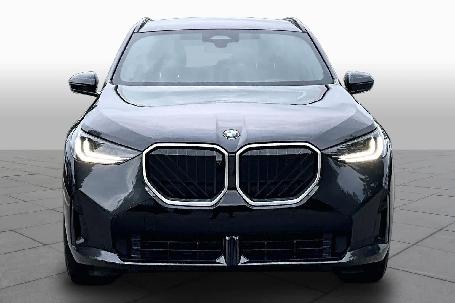 Used 2025 BMW X3 xDrive30i w/ Premium Package AWD/4WD image 3