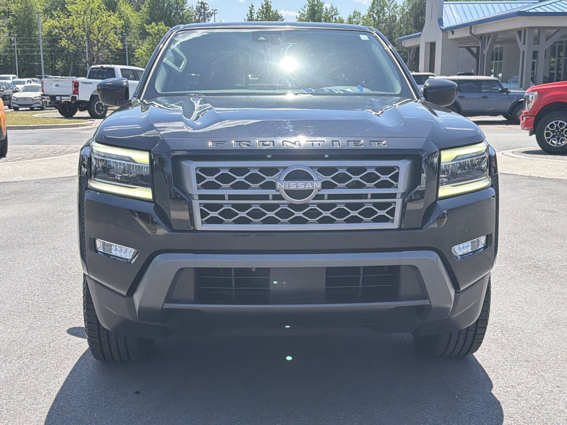 Used 2022 Nissan Frontier SV w/ SV Premium Package image 31