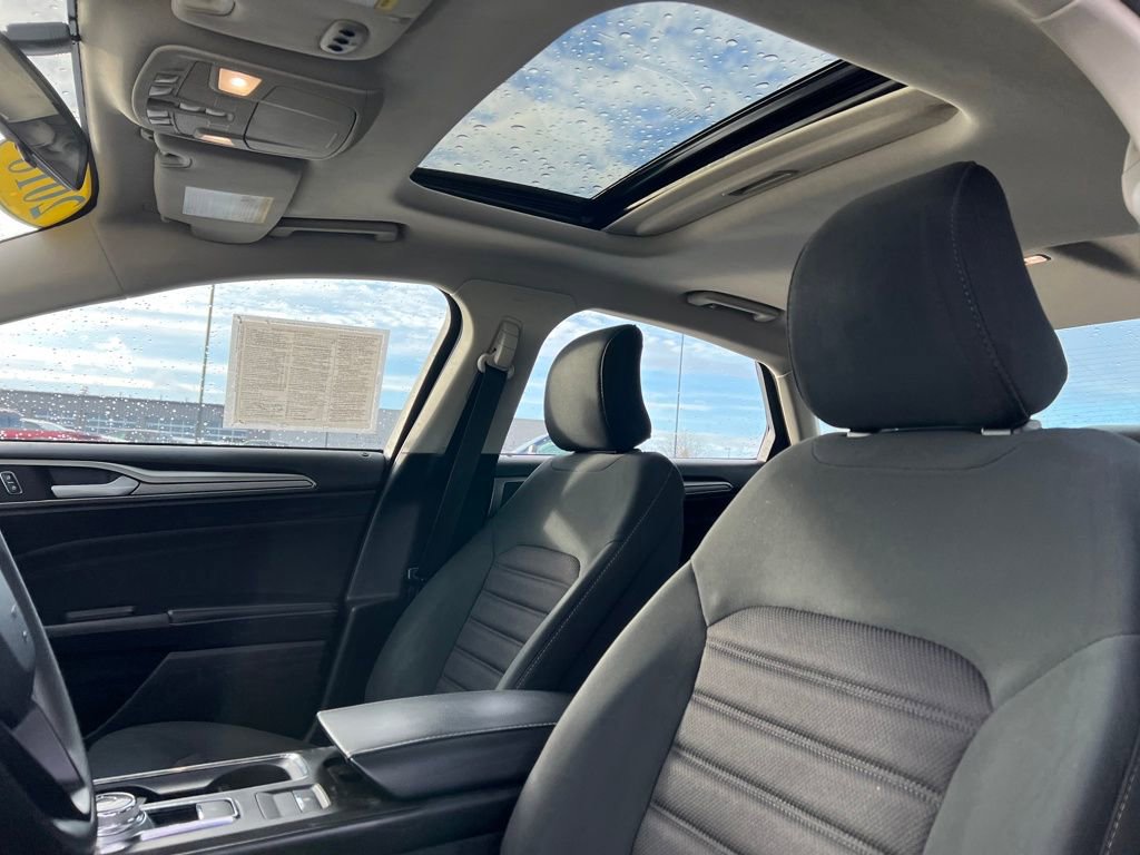 Used 2018 Ford Fusion SE image 32