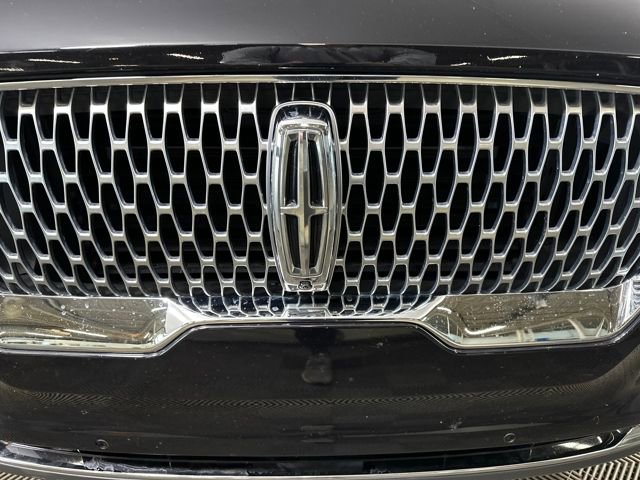 Used 2020 Lincoln Aviator Reserve w/ Equipment Group 202A image 9