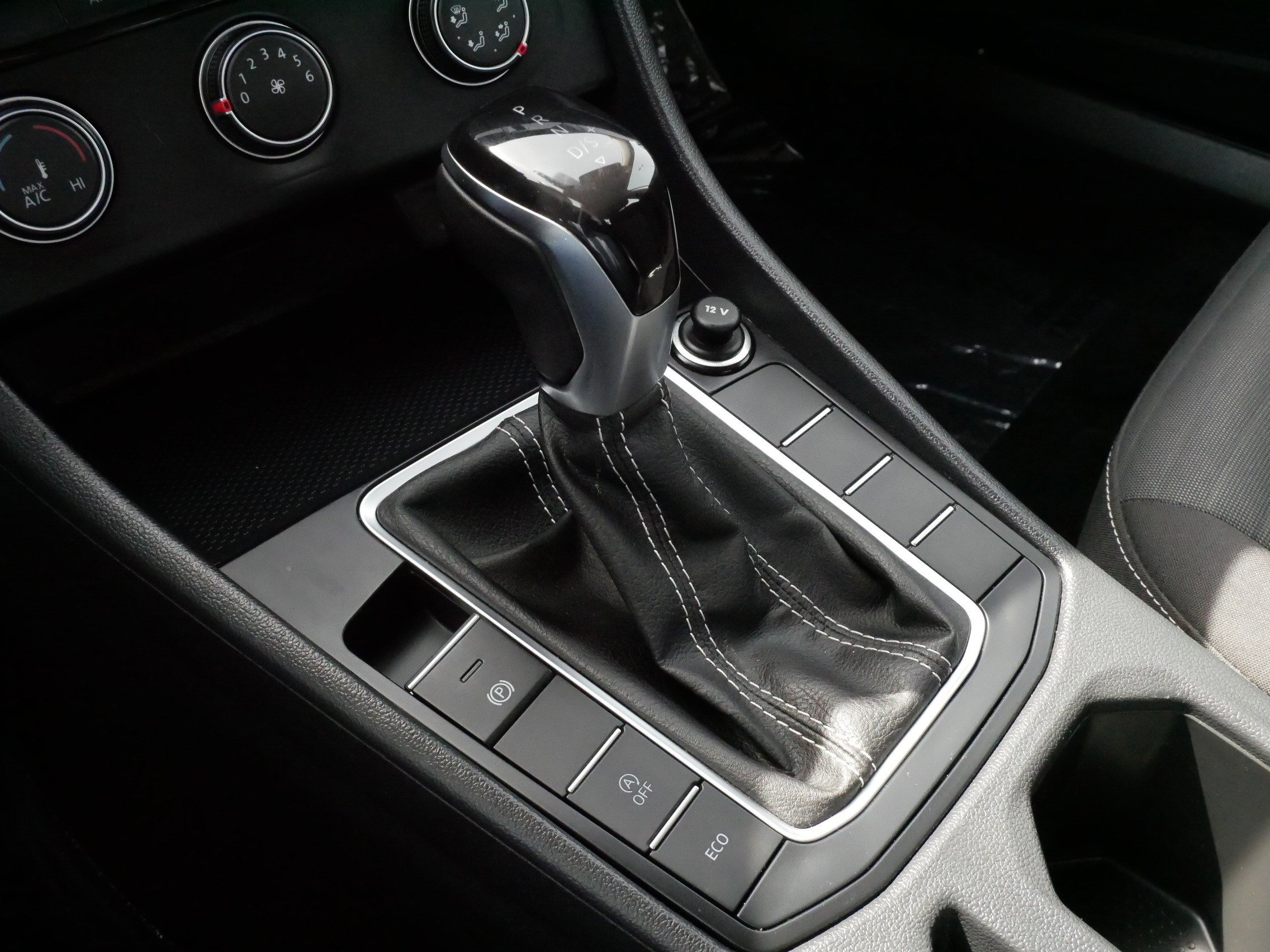 Certified 2024 Volkswagen Jetta S image 23